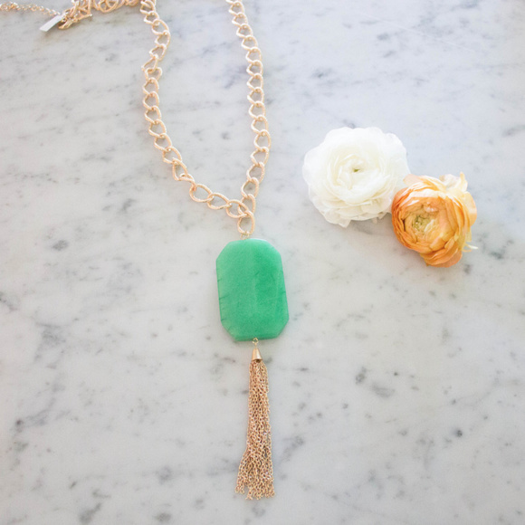 Chunky Tassel Necklace - Green — Everly and Ace - Picture 1 of 2